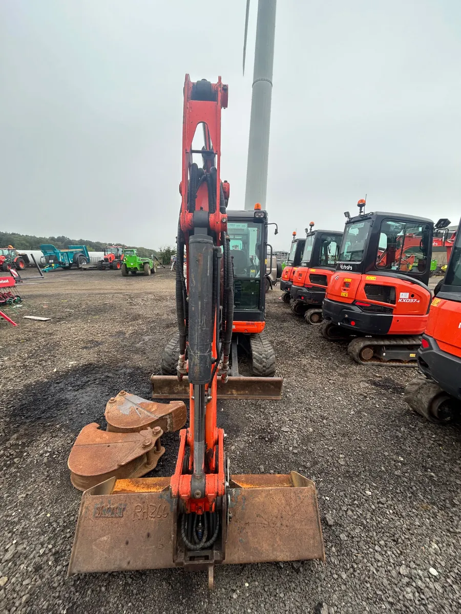 2022 Kubota KX030-4 Digger - Image 4