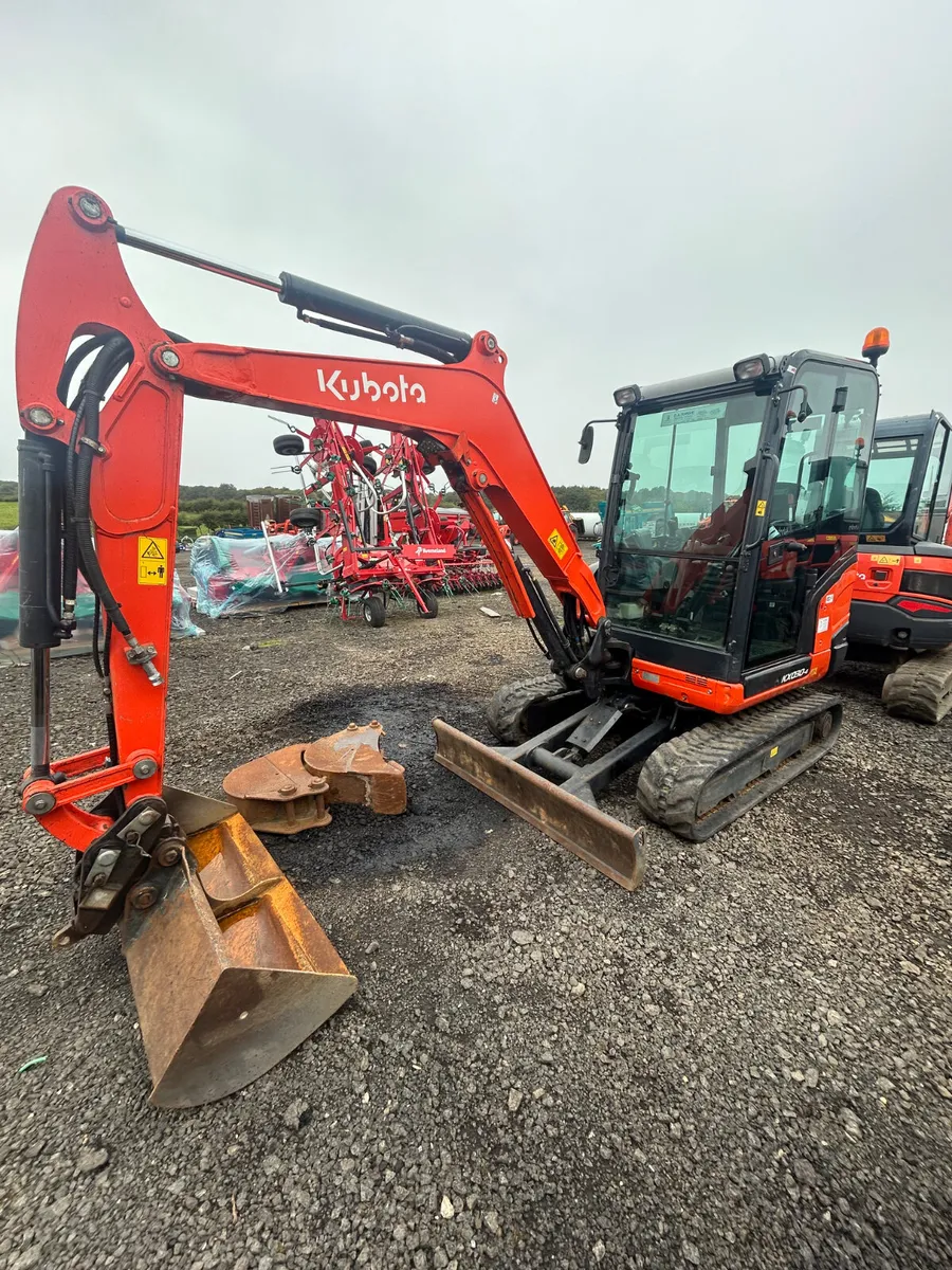 2022 Kubota KX030-4 Digger - Image 1