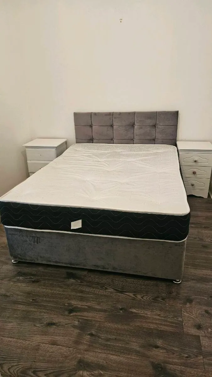 Double bed - Image 1
