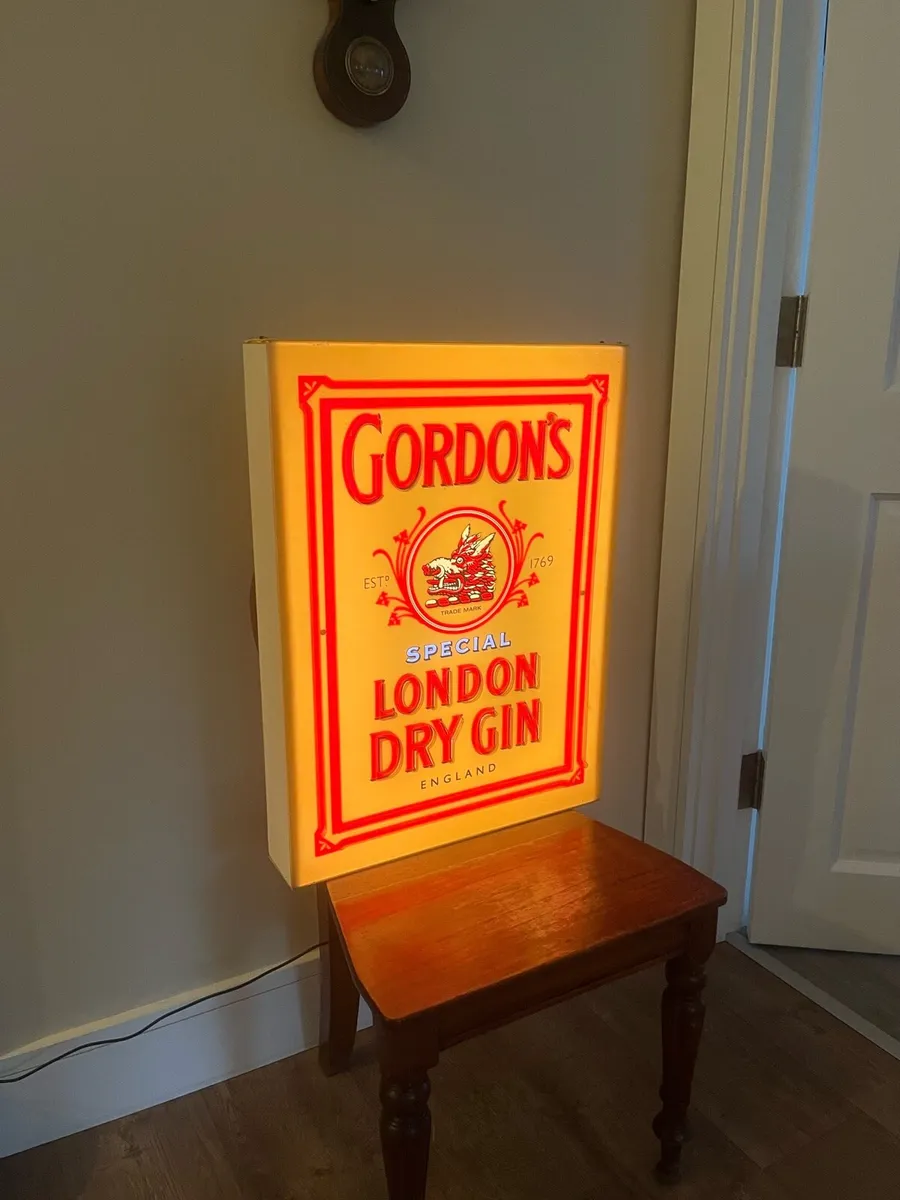 Vintage Gordon’s London Dry Gin Illuminated Sign - Image 1