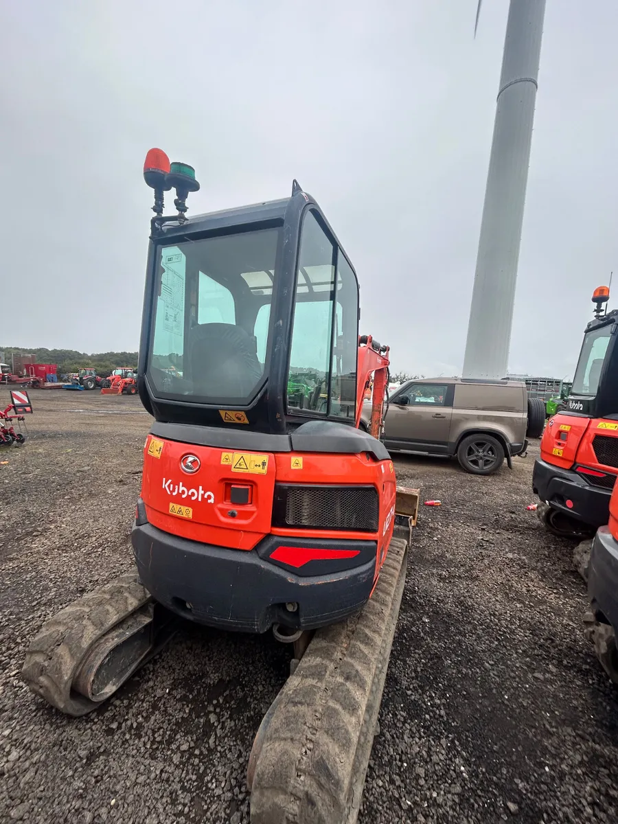 2019 Kubota U27-4 Digger - Image 1