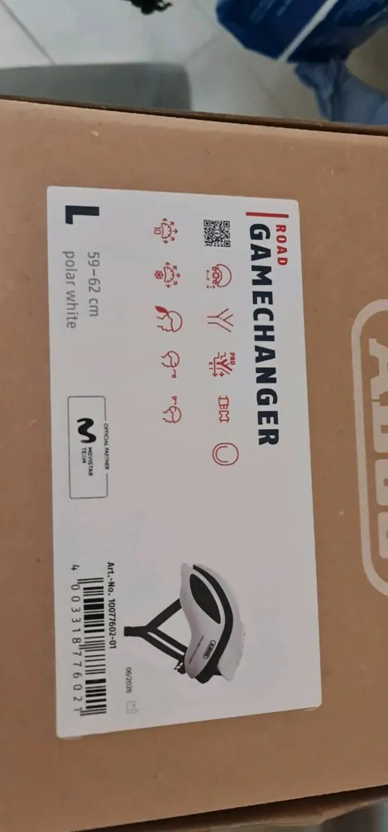 Brand new abus game chamger aero helmet - Image 4