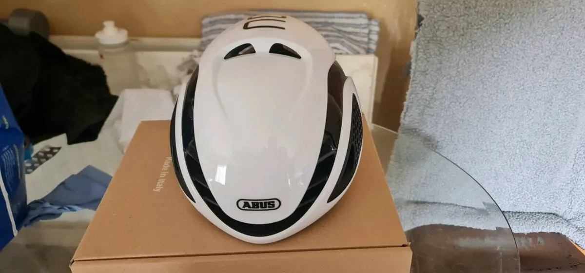 Brand new abus game chamger aero helmet - Image 2