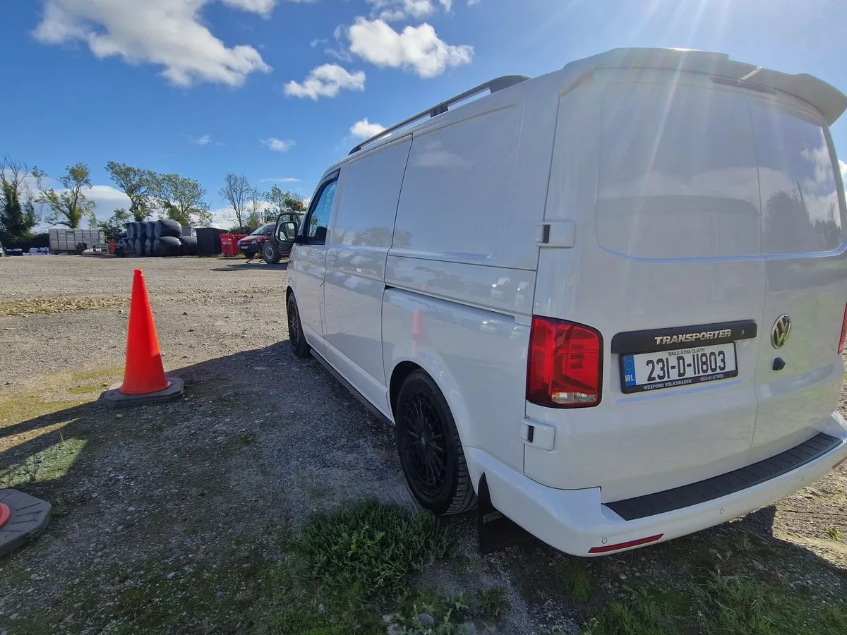 Volkswagen Transporter 2023 - Image 4