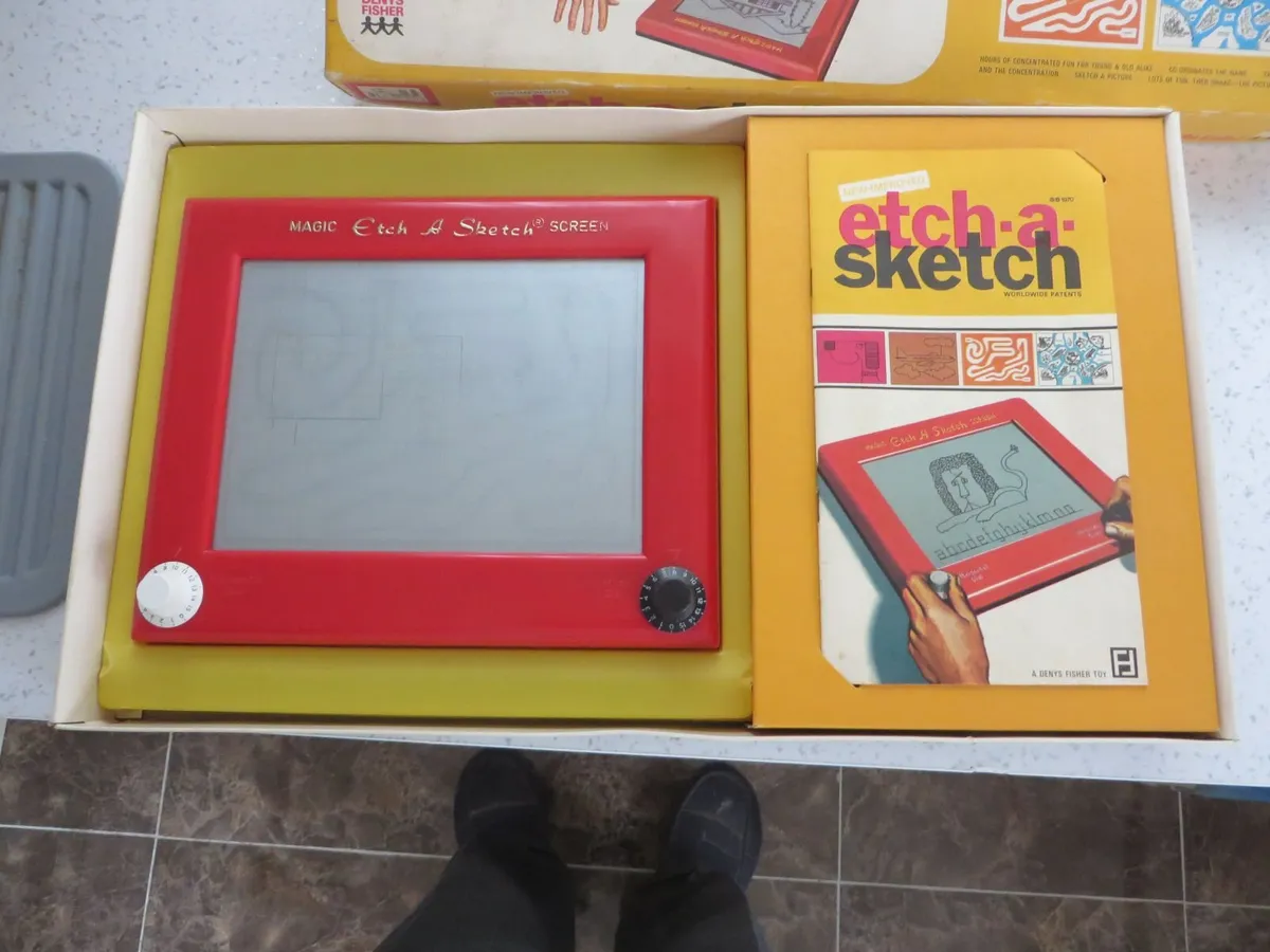 Vintage Toys - Etch-A -Sketch - Image 1