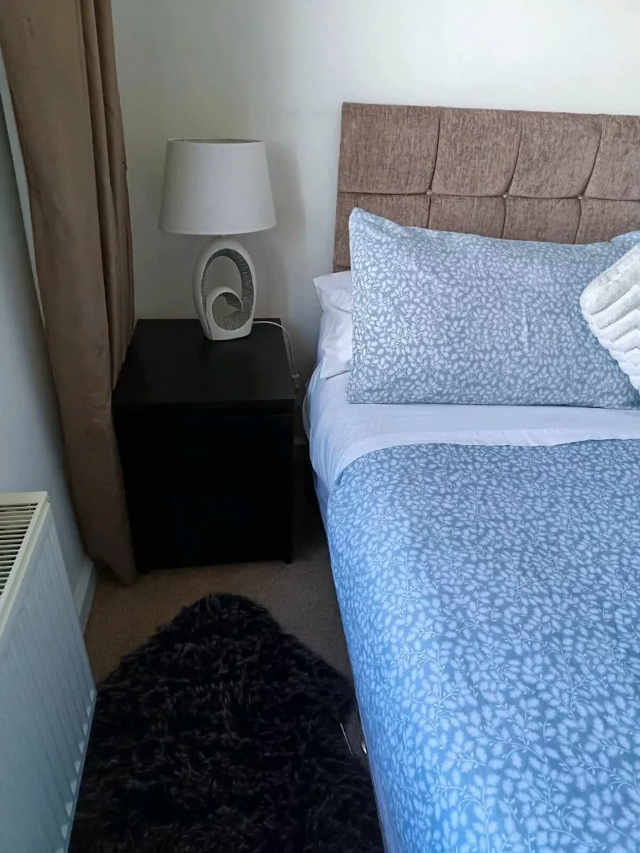 Whole bedroom for sale perfect condition - Image 3