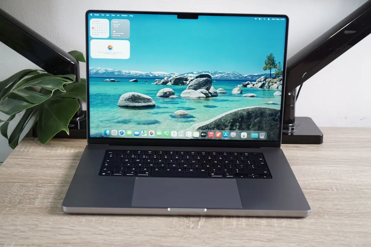 MacBook Pro 16" 32GB | 2021 | M1 Pro | 512GB - Image 1