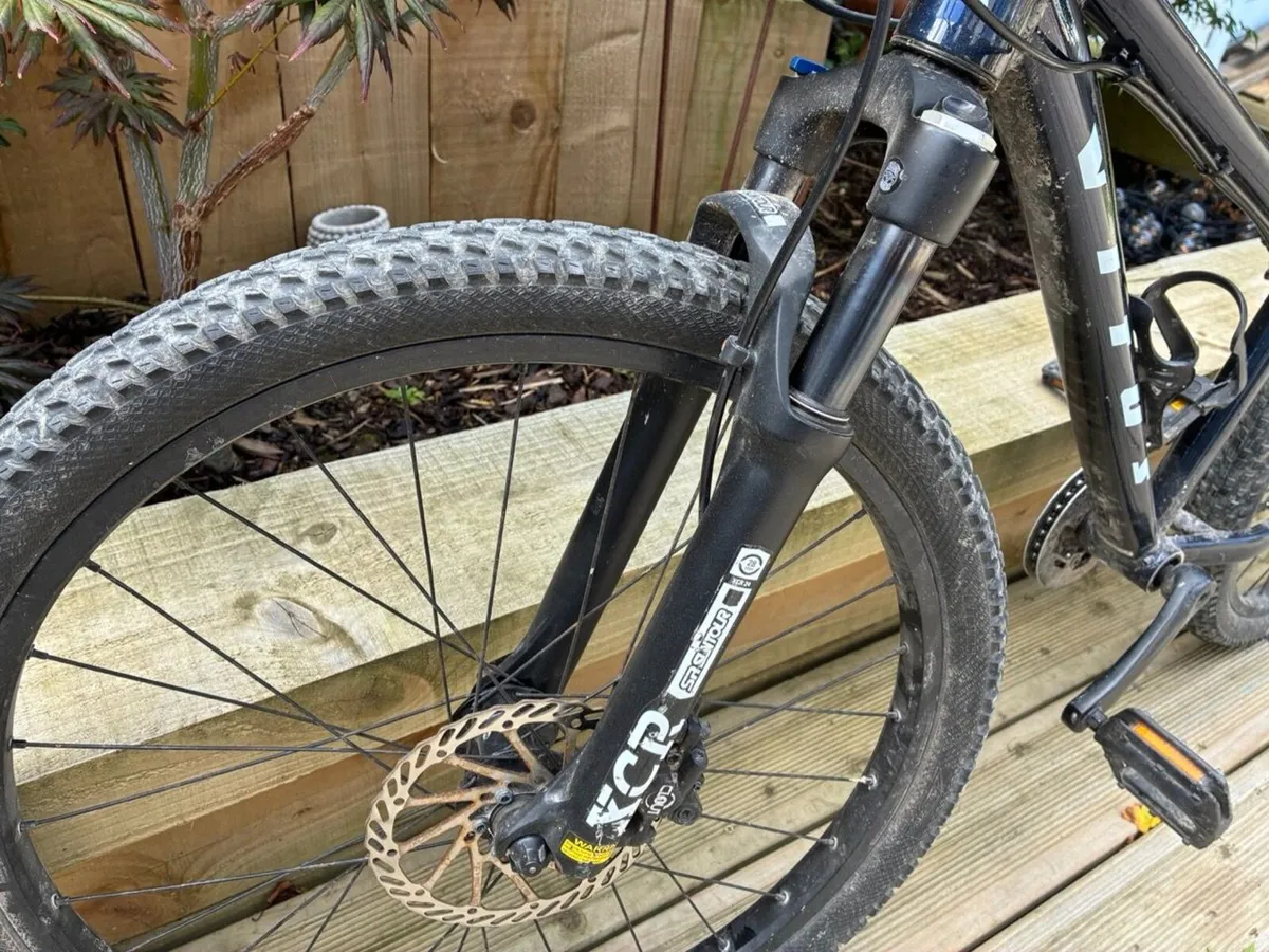 Vitus 24 Kids MTB, Air Fork, Hydraulic disc brakes - Image 2