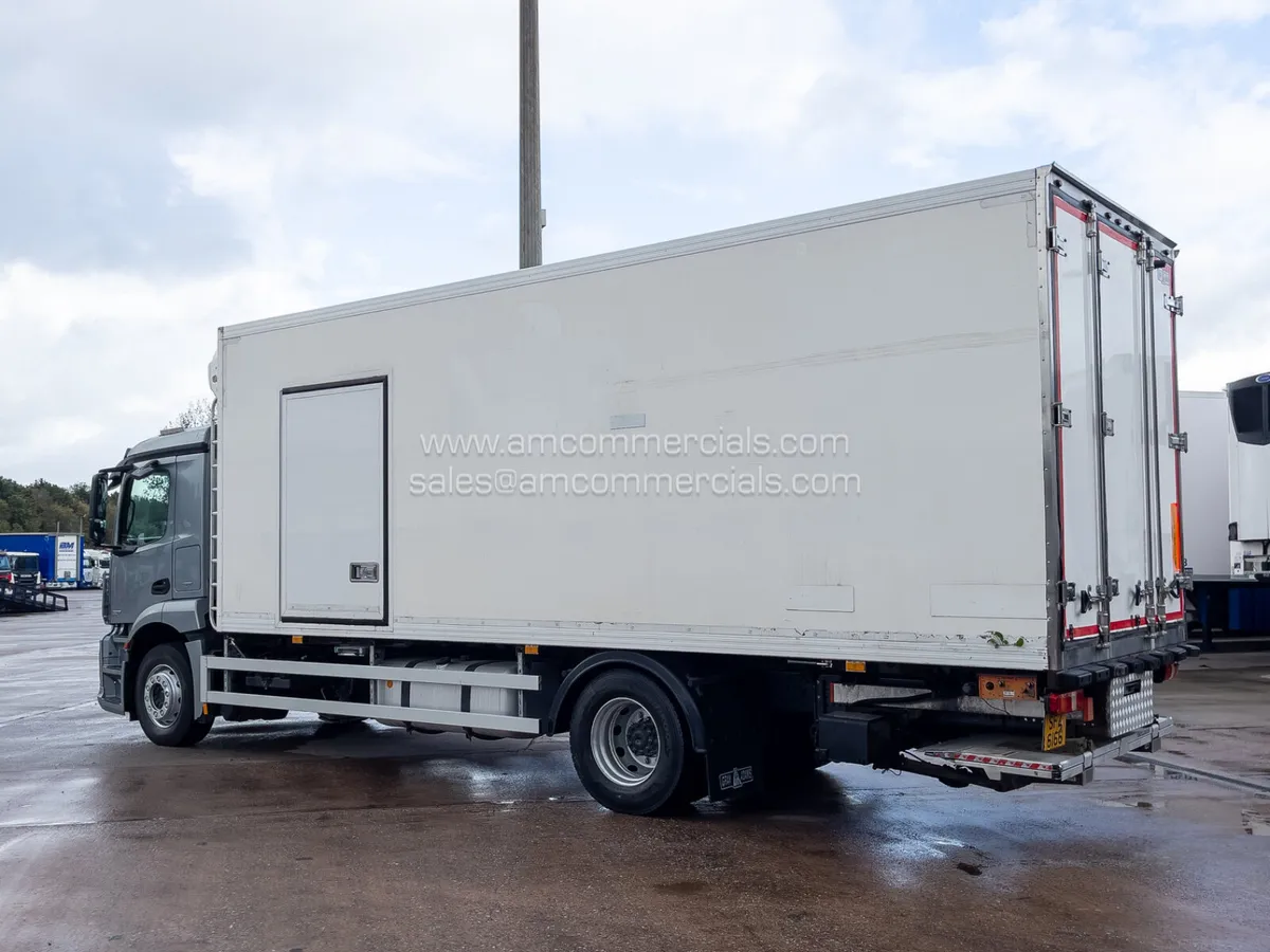 2014 MERCEDES-BENZ ANTOS 1827 18T FRIDGE TRUCK - Image 4