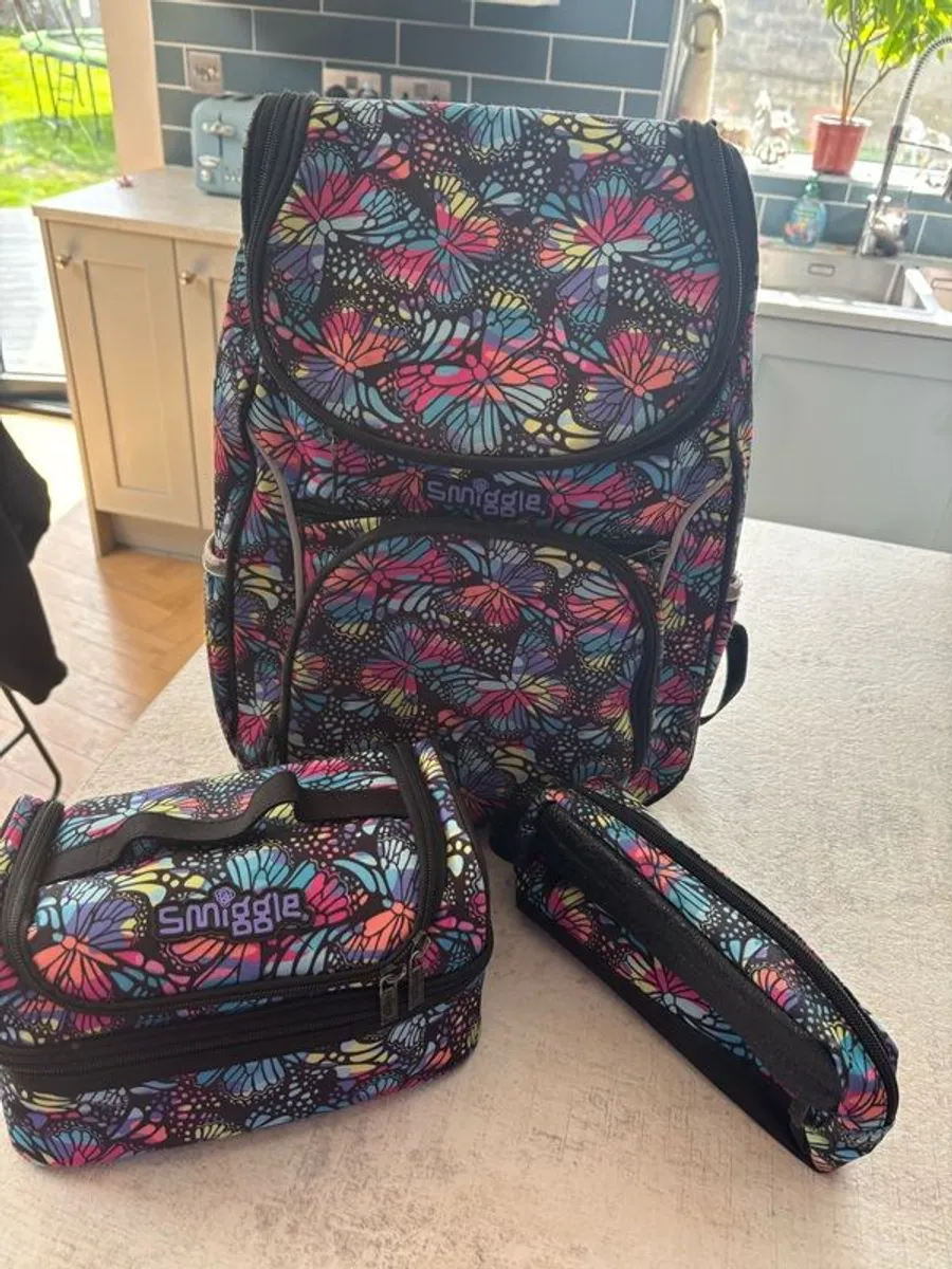 Smiggle backpack | Lunch box | pencil case