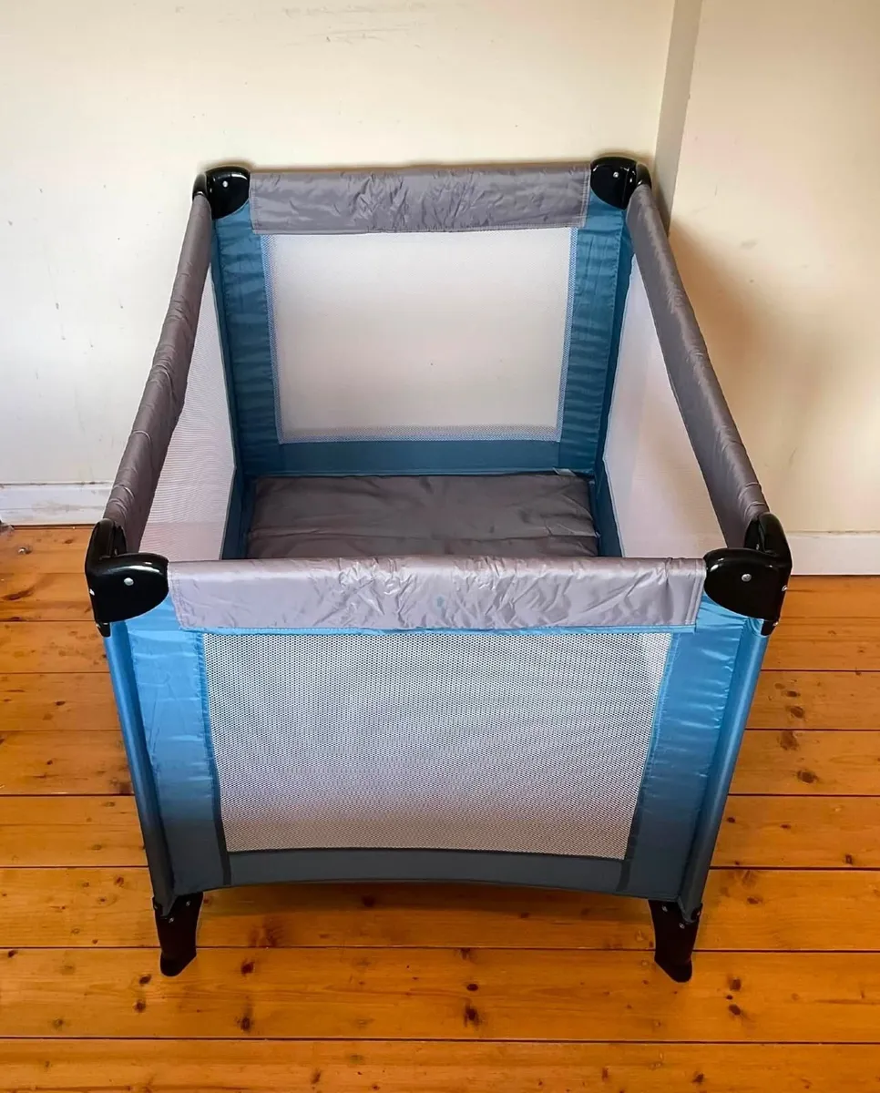 Mamas & Papas Travel Cot With Mattress & Carry Bag - Image 4