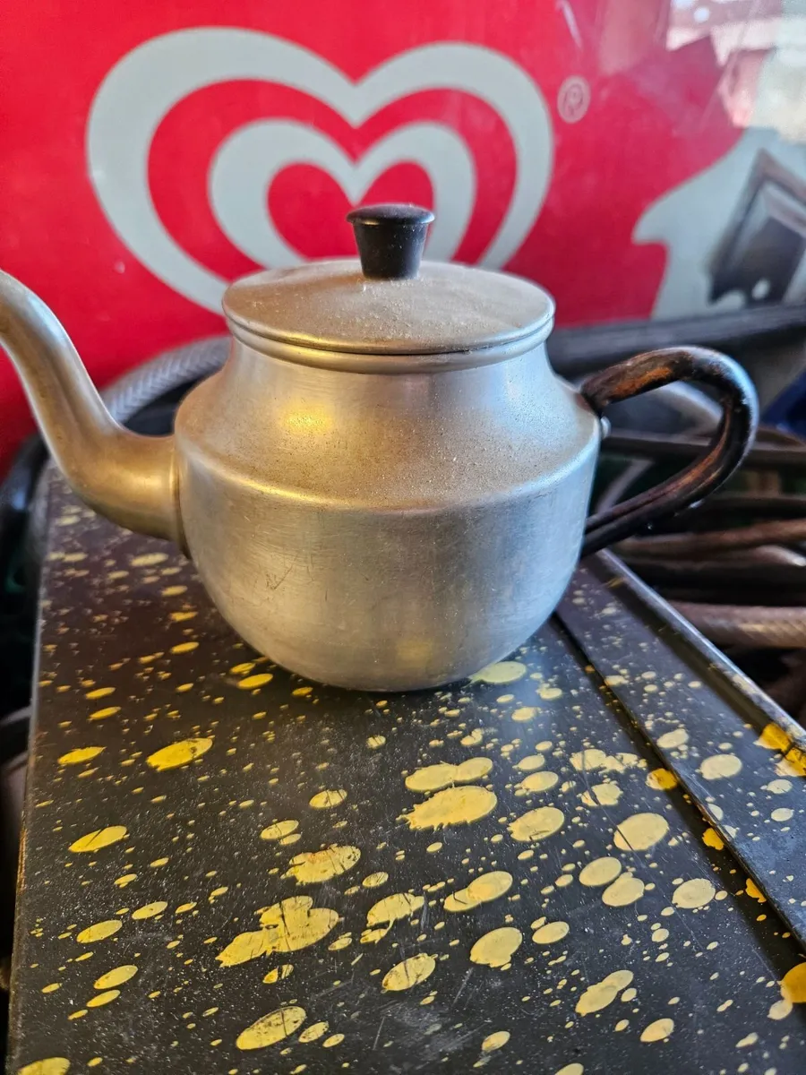 Vintage Castle Brand Tea Pot - Image 4