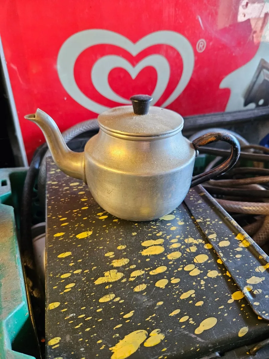 Vintage Castle Brand Tea Pot - Image 1