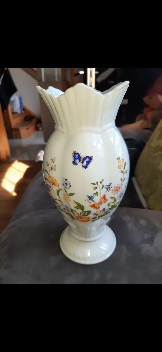 Aynsley "Windsor" Vase - Image 1