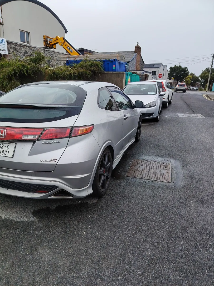 Honda civic fn1 damaged - Image 3
