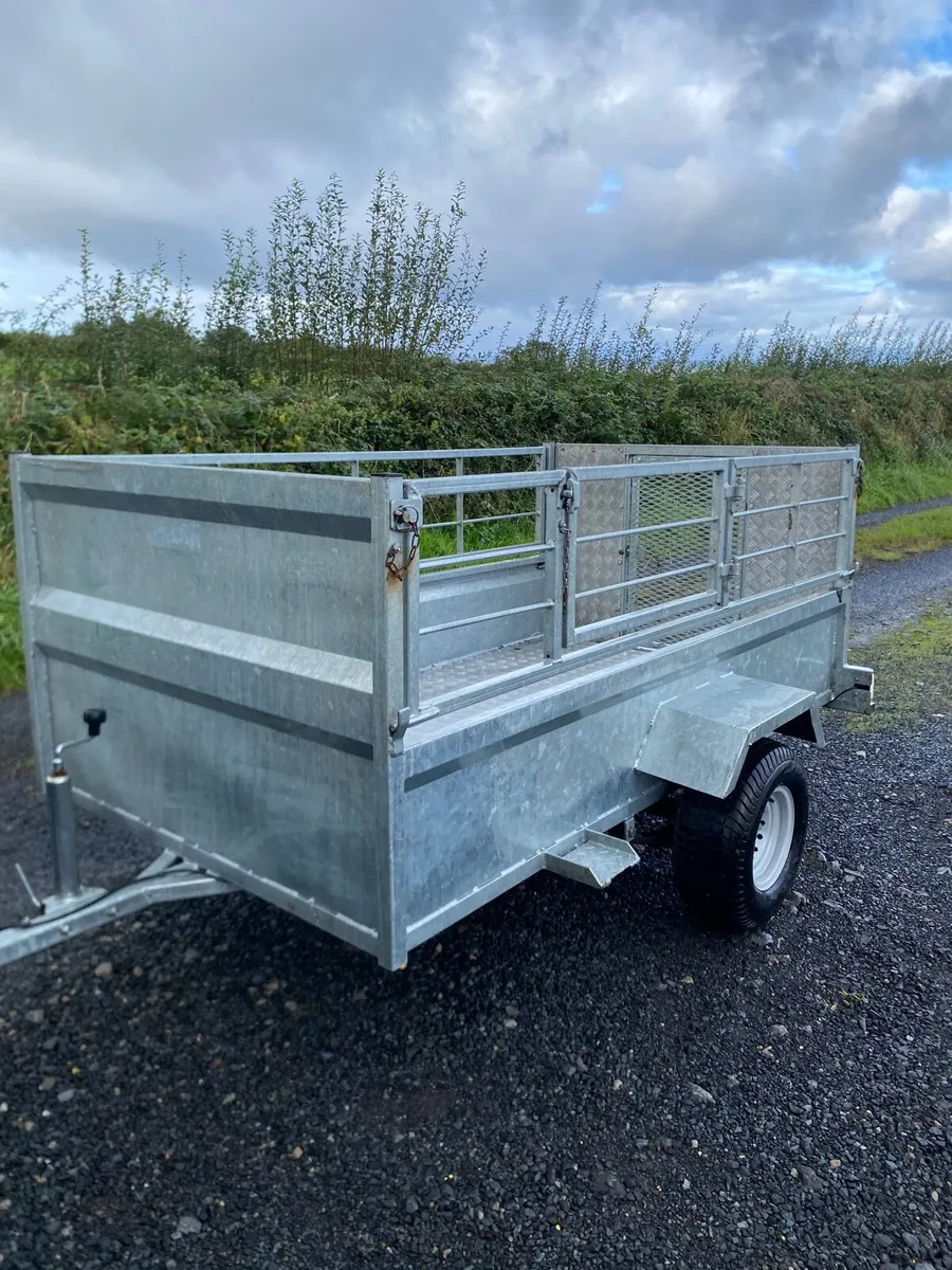 Trailer - Image 1