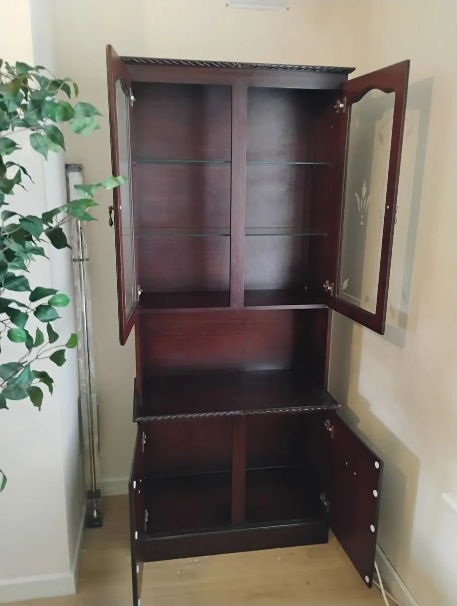 Cabinet - Image 2