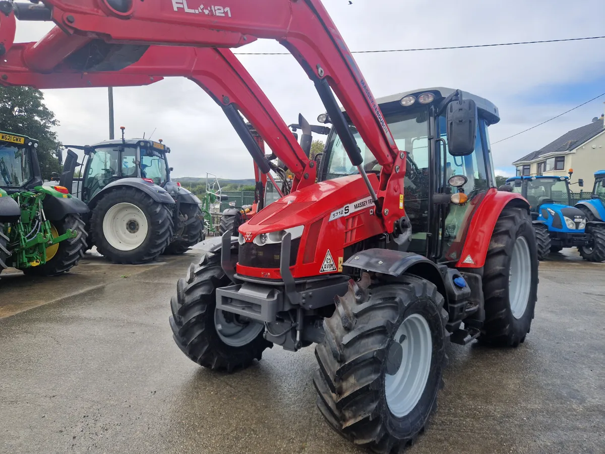 2019 Massey 5712s - Image 4