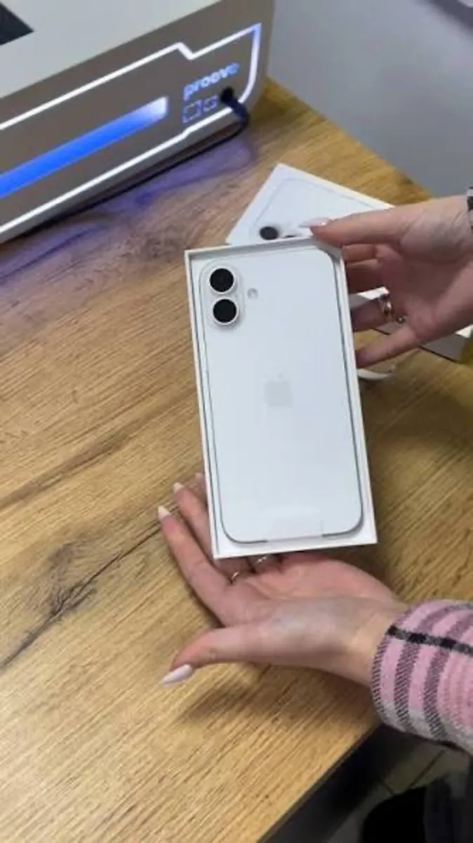 iPhone 16 plus 128GB - Image 2