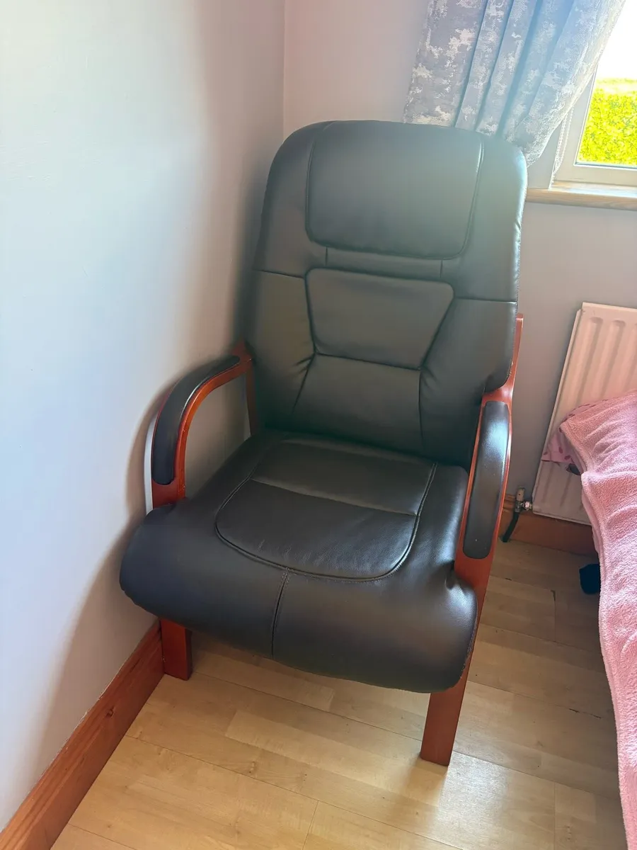 Orthopaedic Chair - Image 3