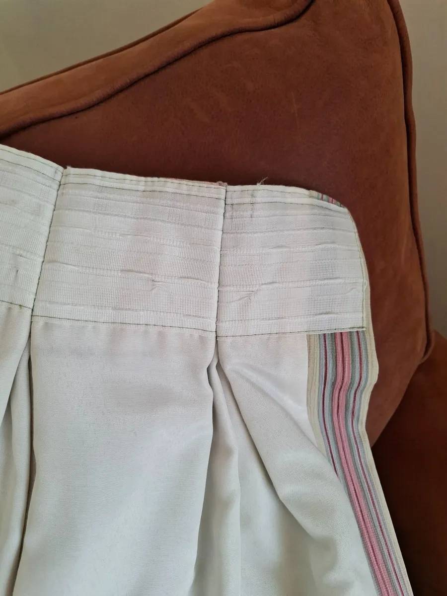 Curtains - Image 3