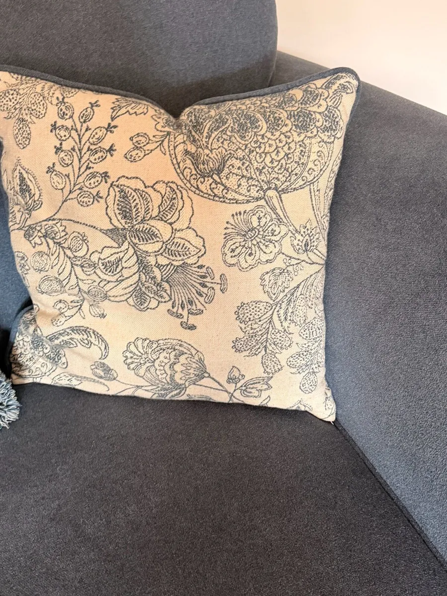 3 & 2 Seater sofa - Image 2