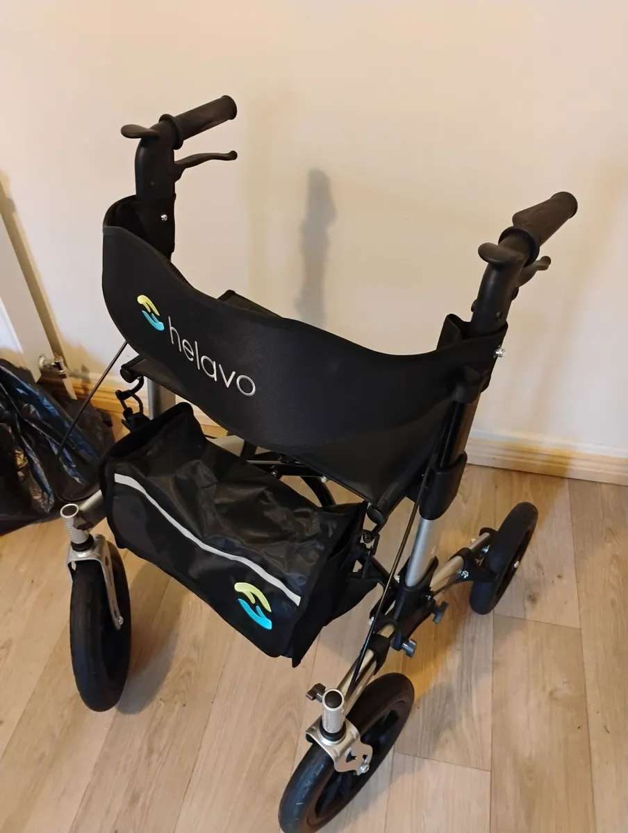 Walker with seat - Image 4