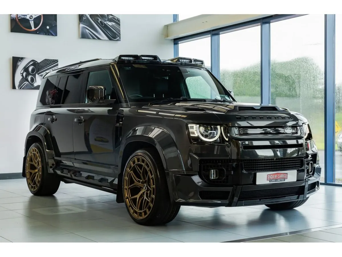 Land Rover Defender 110 X DYNAMIC SE 3.0D Hard Top - Image 4