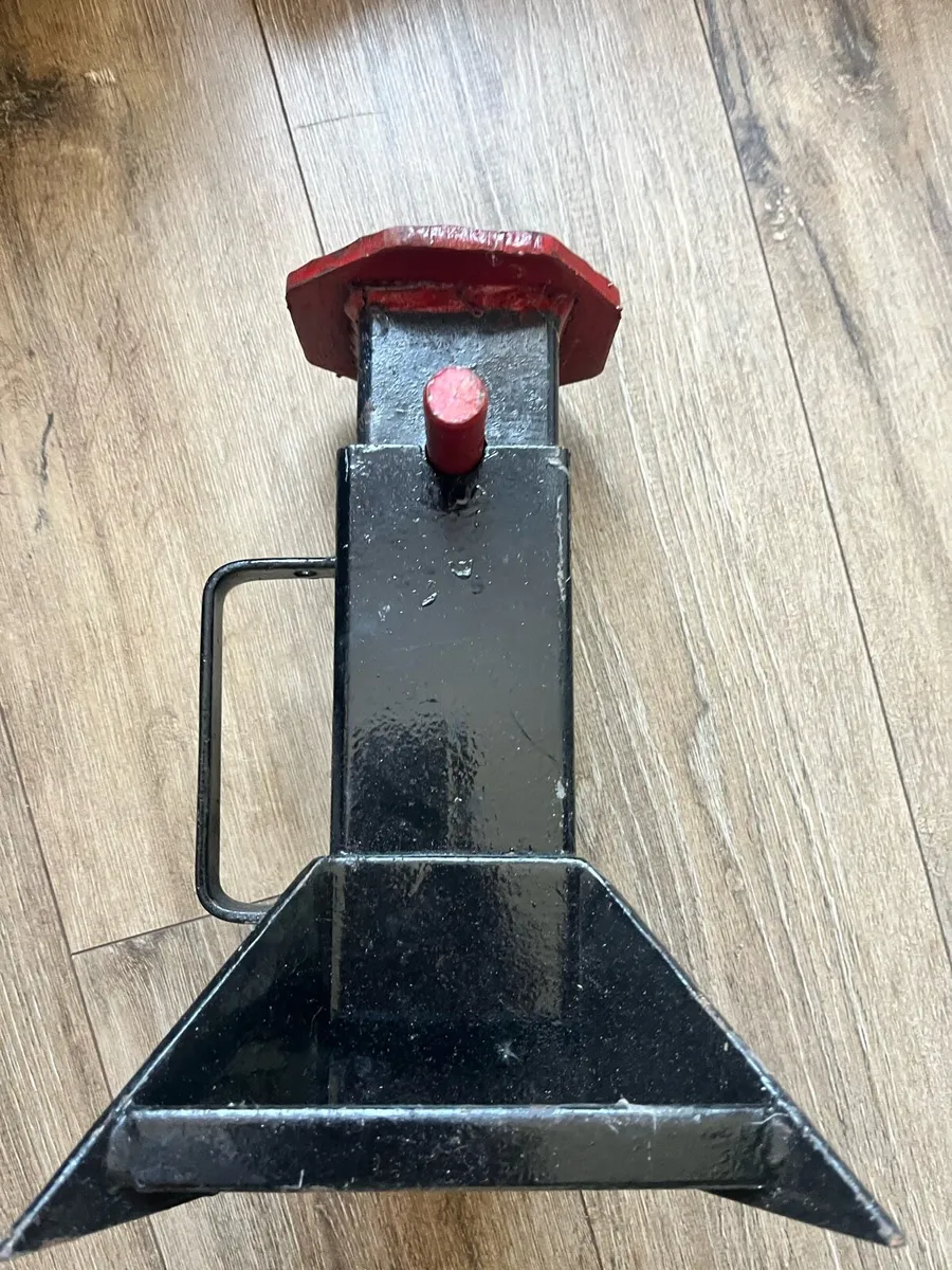 For sale car jack - Image 1