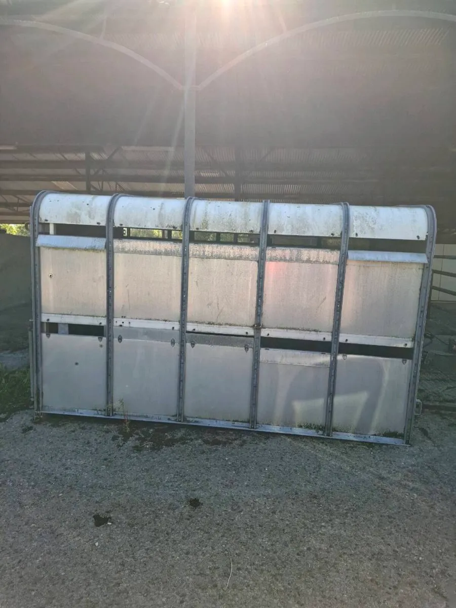 Cattle box - Image 3