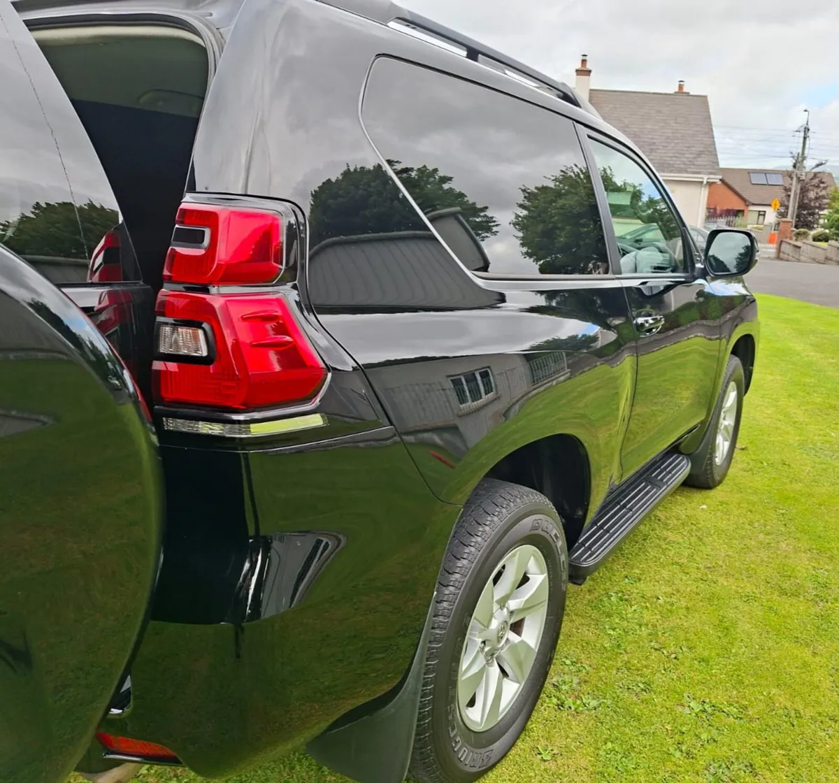 Toyota Land Cruiser - Image 3