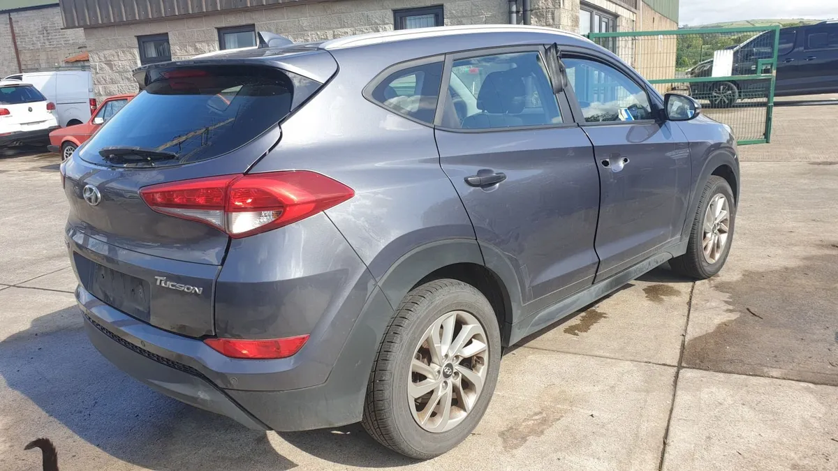 *For parts* Hyundai Tucson, 1.7 dsl 6 speed (2017) - Image 2