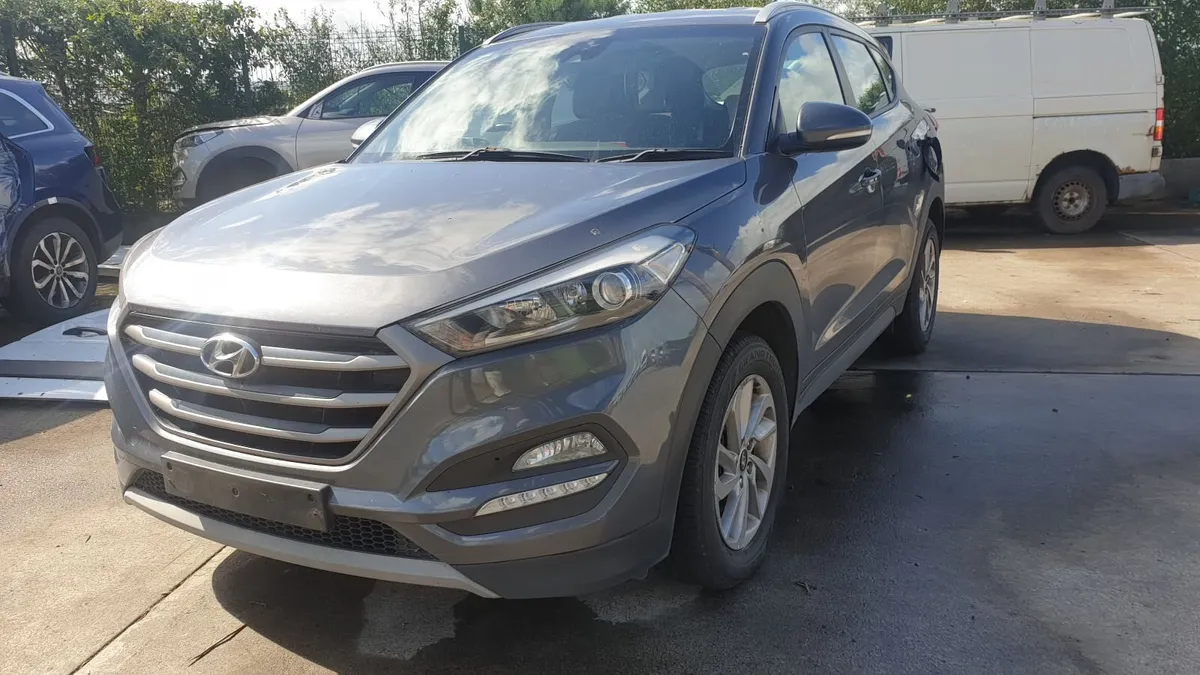 *For parts* Hyundai Tucson, 1.7 dsl 6 speed (2017) - Image 3