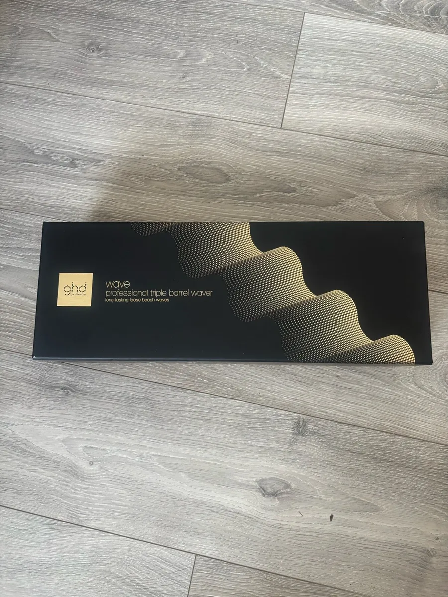 GHD Wave Triple Barrel Waver - Image 1