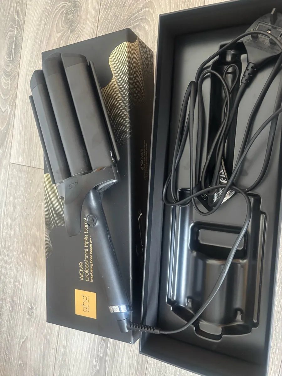 GHD Wave Triple Barrel Waver - Image 3
