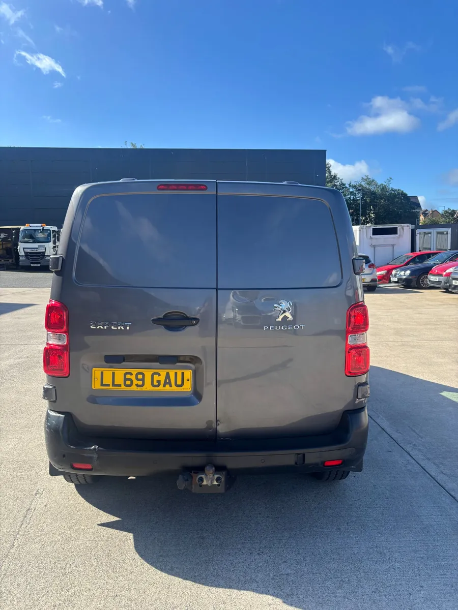December 2019 Peugeot Expert Professional L1 - Image 4