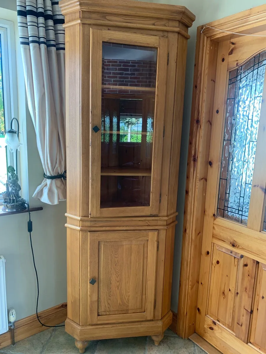 Corner Display Unit - Image 1