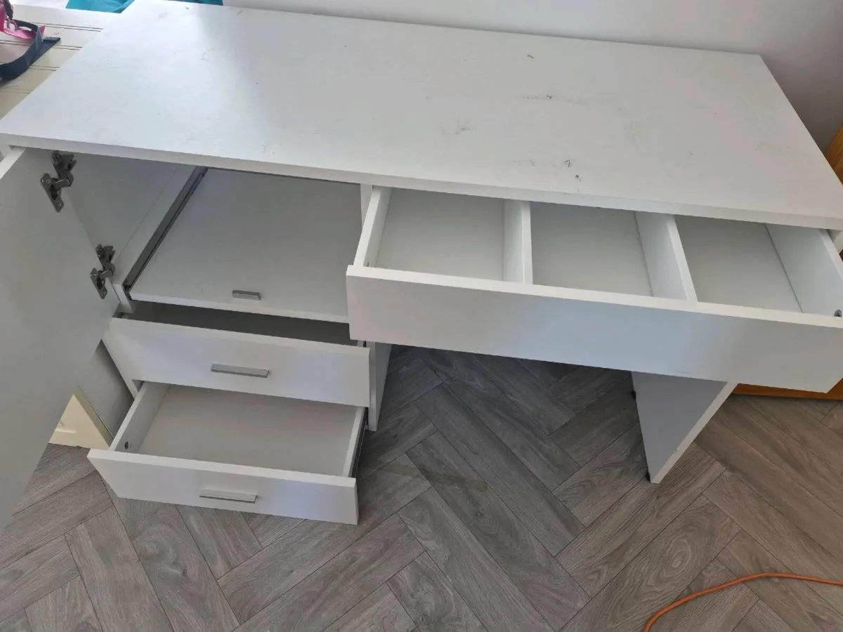 Sewing table - Image 2