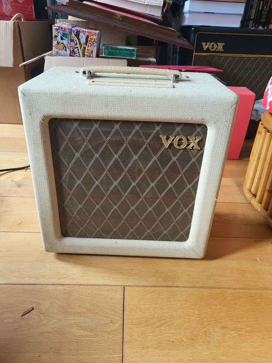Vox Guitar amplifier - Image 1