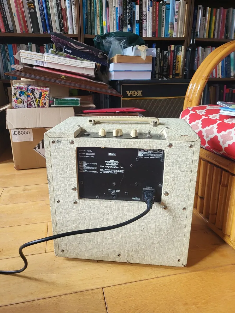 Vox Guitar amplifier - Image 4