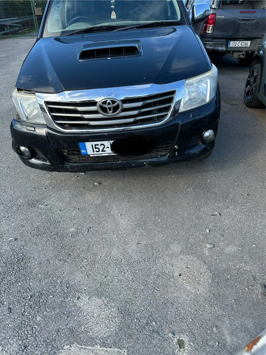 2015 Toyota Hilux - Image 1
