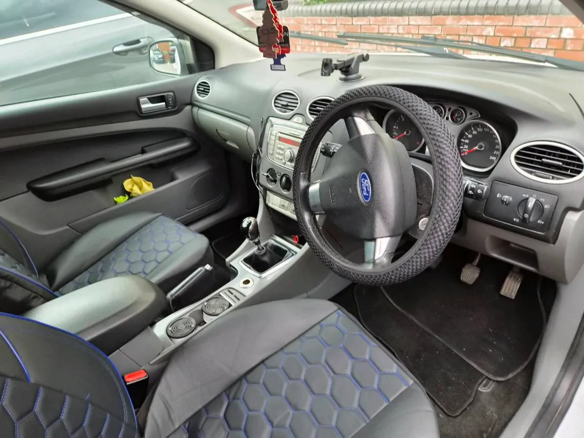 Ford focus car van - Image 4