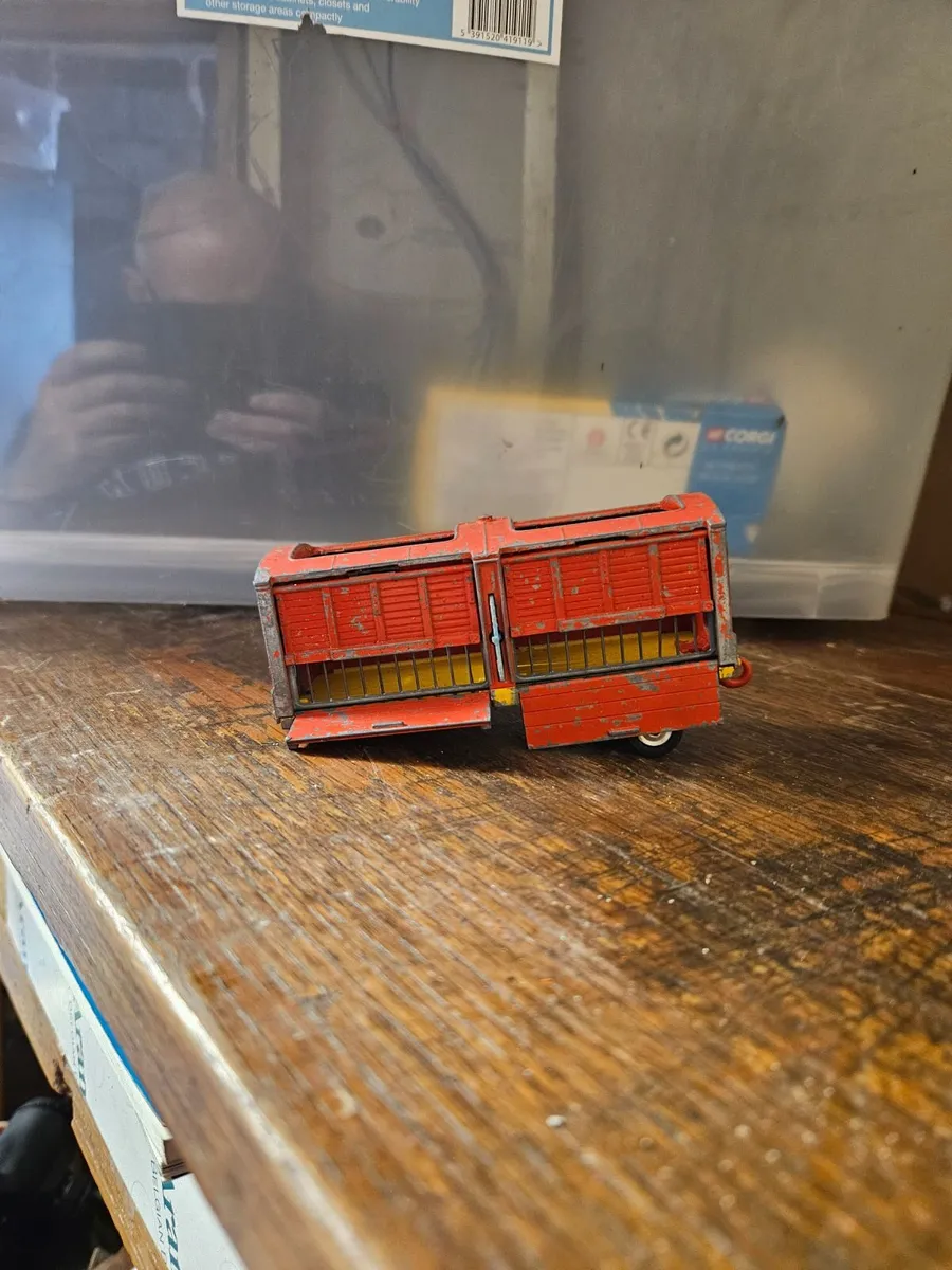 Corgi Chipperfields Circus Trailer - Image 3