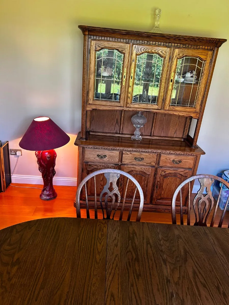 Solid American Oak Dining Room table and dresser - Image 3