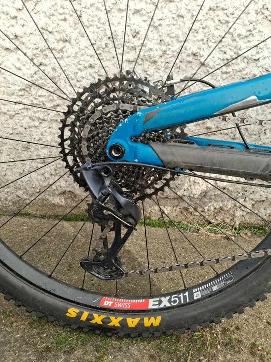 Propain Tyee Enduro Mountain Bike. Size Large - Image 4
