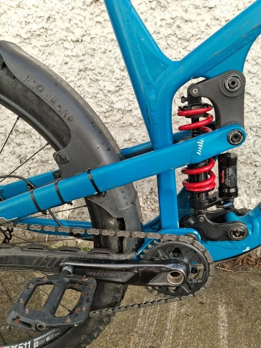 Propain Tyee Enduro Mountain Bike. Size Large - Image 3