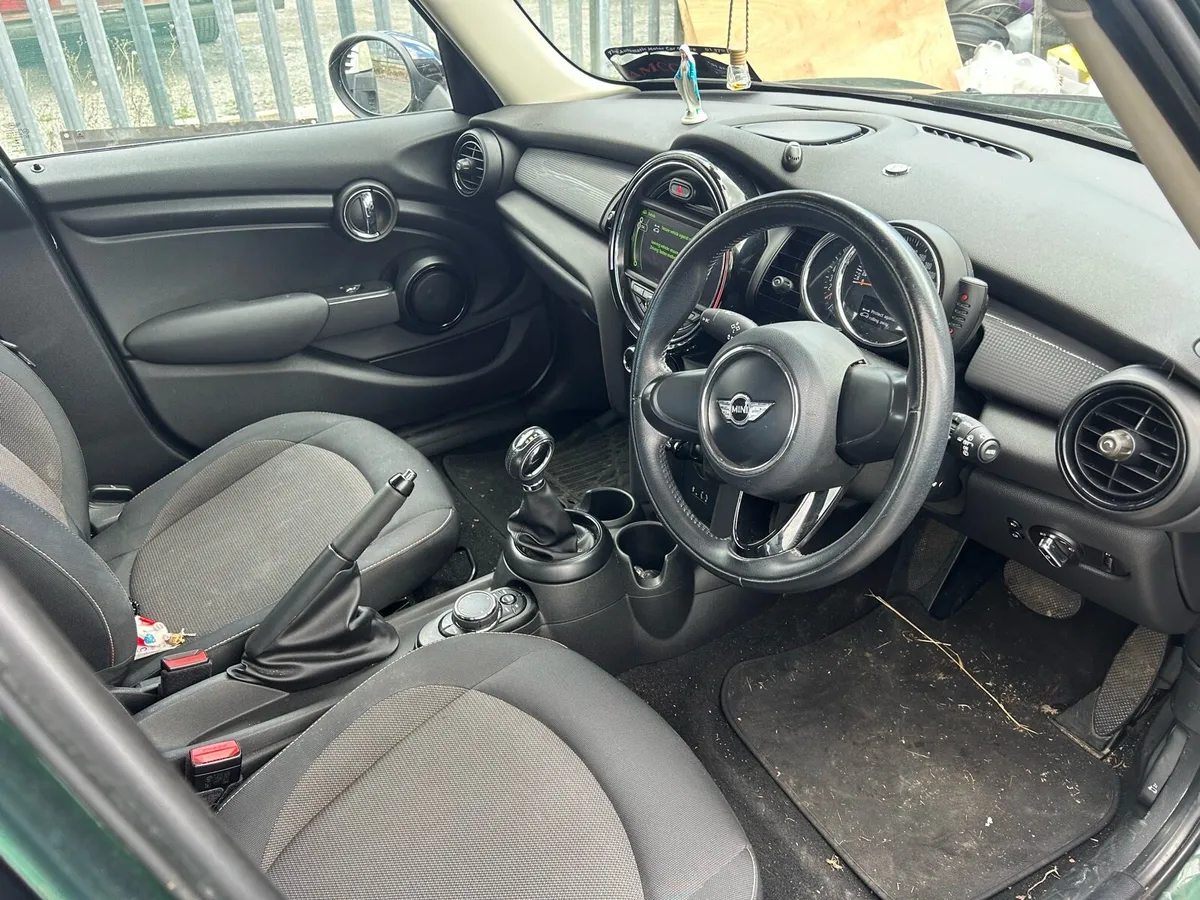 Mini automatic 1.5 petrol 4door - Image 3