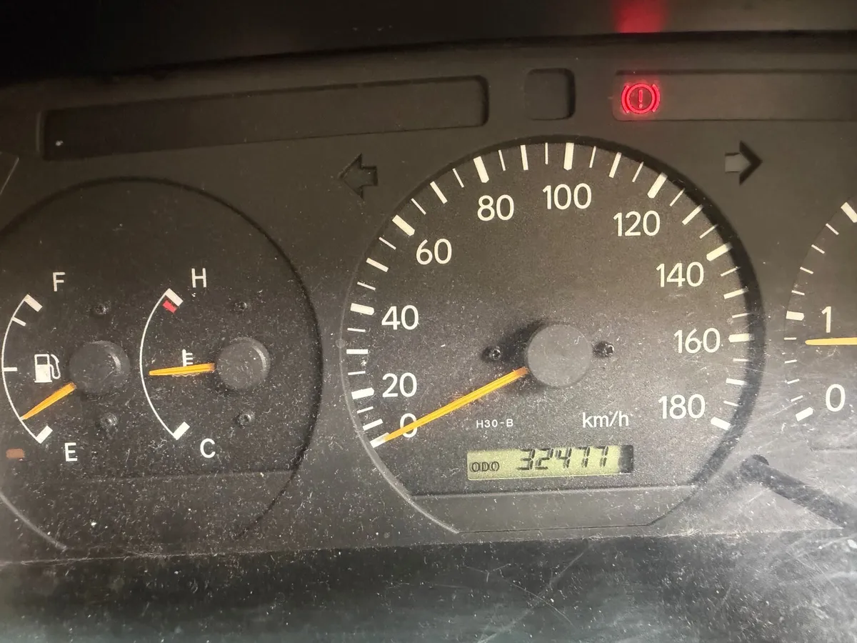 2008 hiace - READ AD - carefully - Image 1