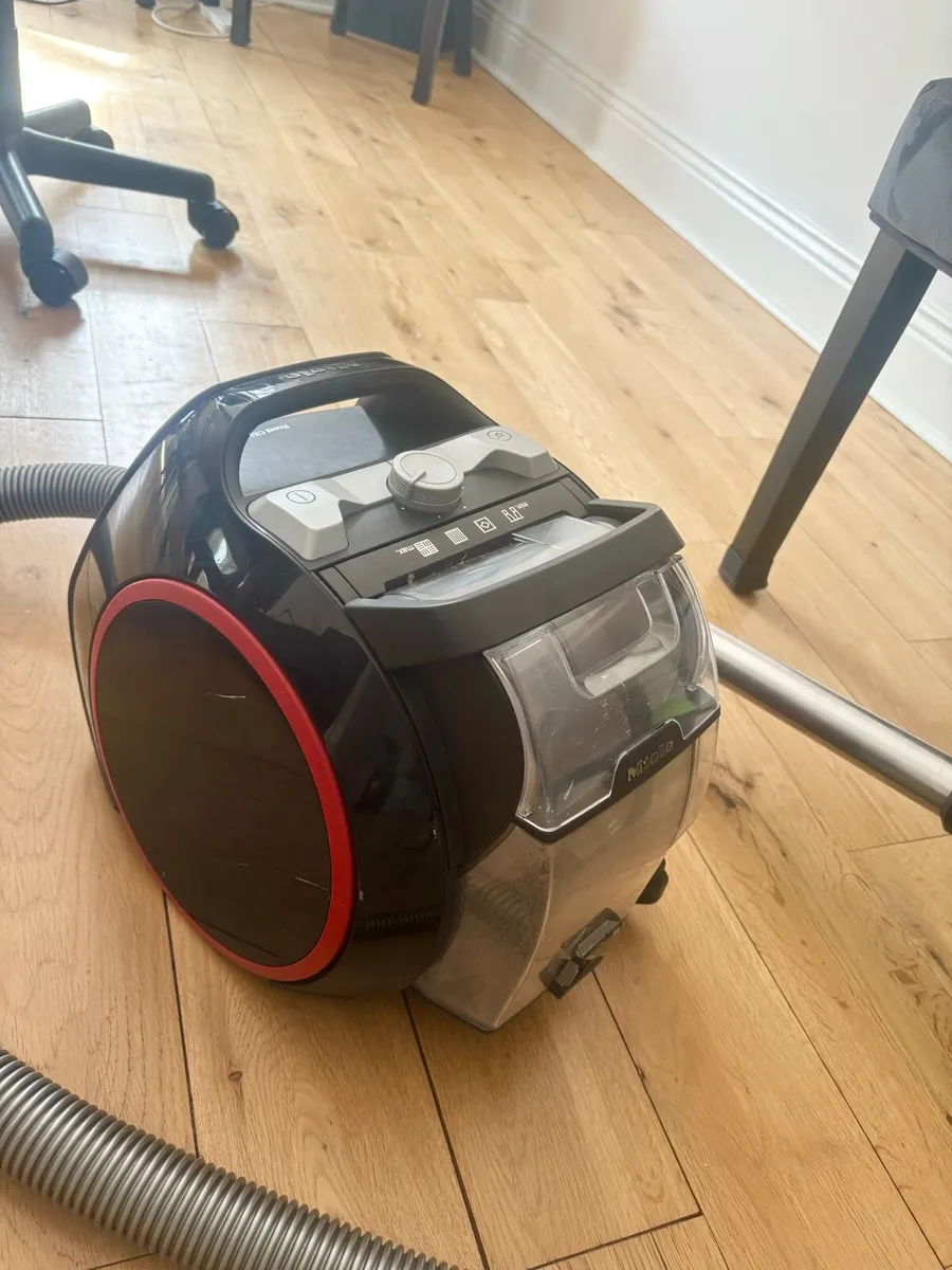 Miele bagless vacuum - Image 3