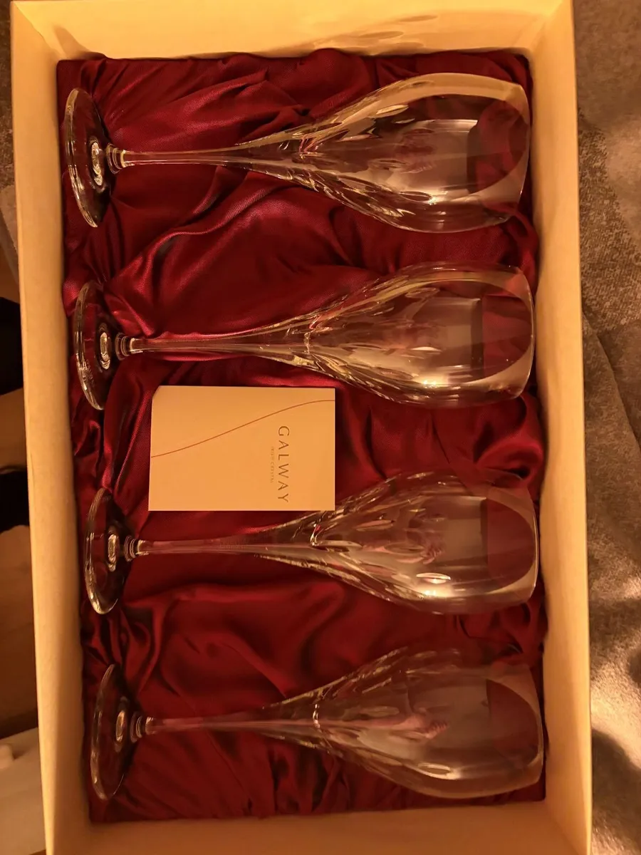 Galway Crystal Raindrops Large Goblets Set of 4, - Image 1